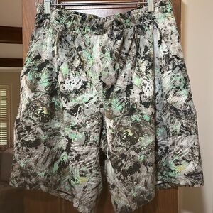 lululemon athletica Men's Athletic Shorts - Black and Green